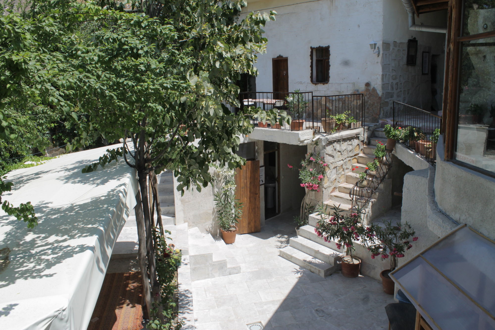 Yasin'S Place Backpackers Cave Hostel Гьореме Екстер'єр фото